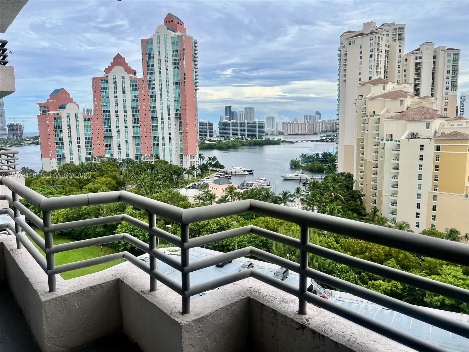 PARC CENTRAL AVENTURA SOU · #1615 in Aventura - Photo 31