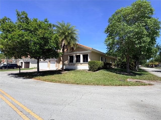 19385 SW 79th Ct photo 4