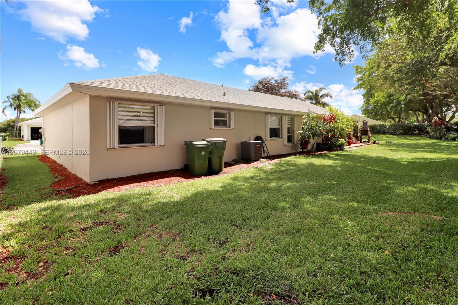 590 SE 19th Dr photo 24