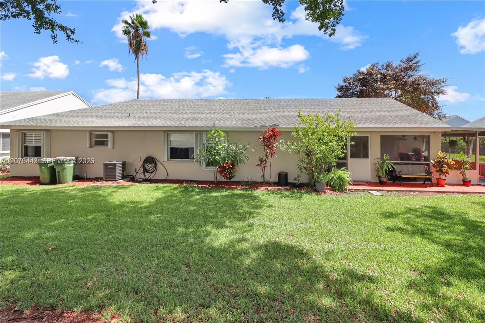 590 SE 19th Dr photo 25