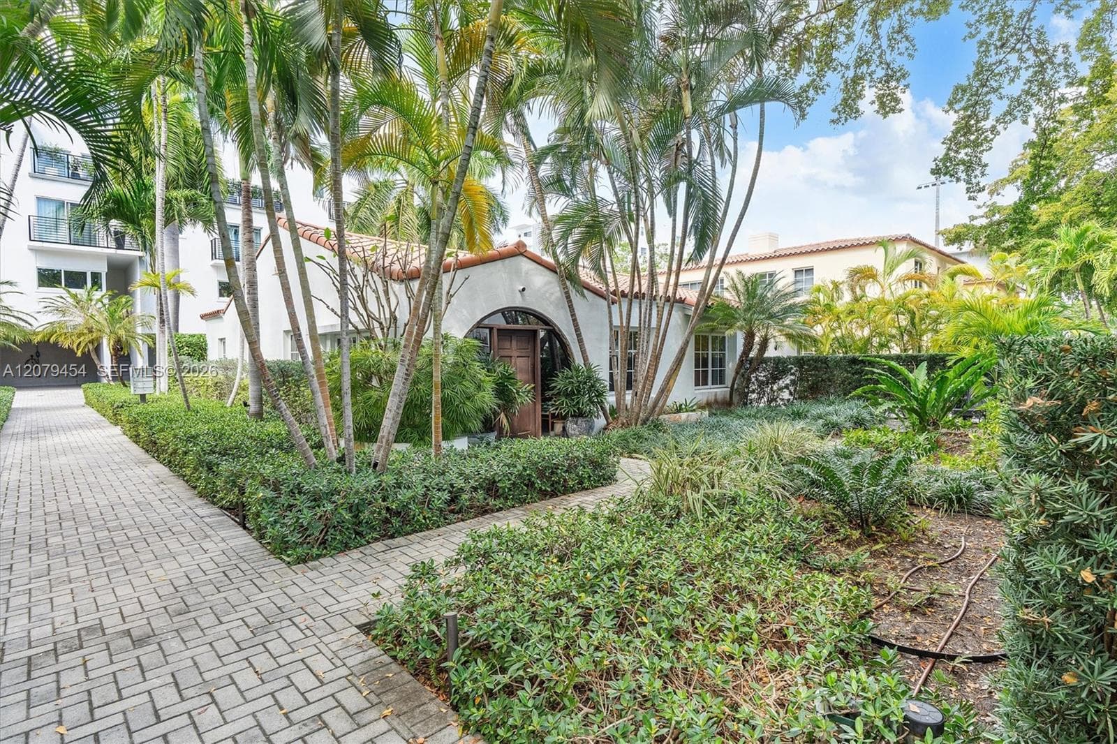 1024 Lenox Ave #1 photo 5