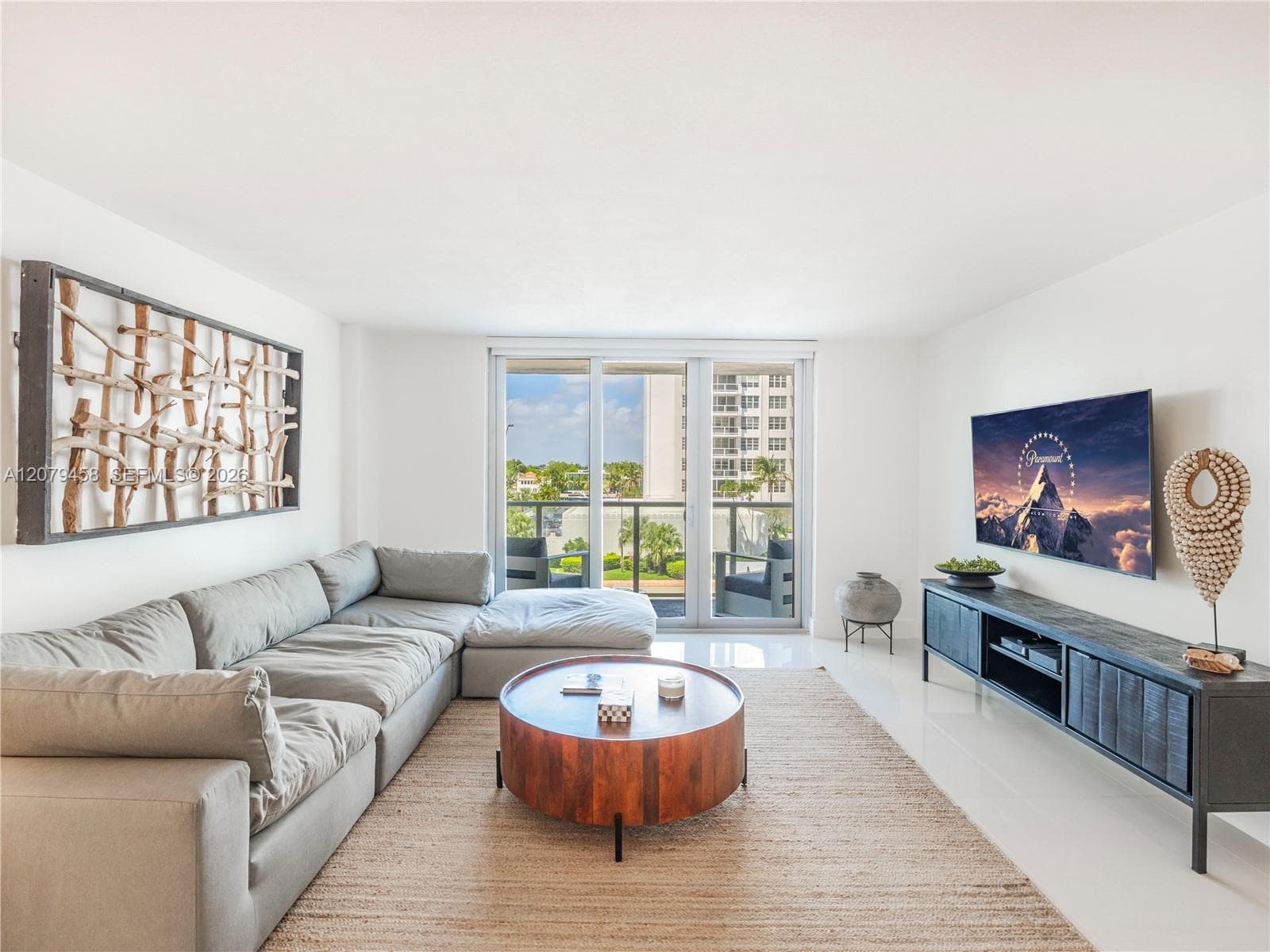 ARLEN BEACH CONDO · #307 in Miami Beach - Photo 2
