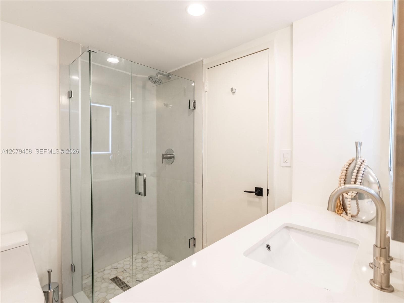 ARLEN BEACH CONDO · #307 in Miami Beach - Photo 17