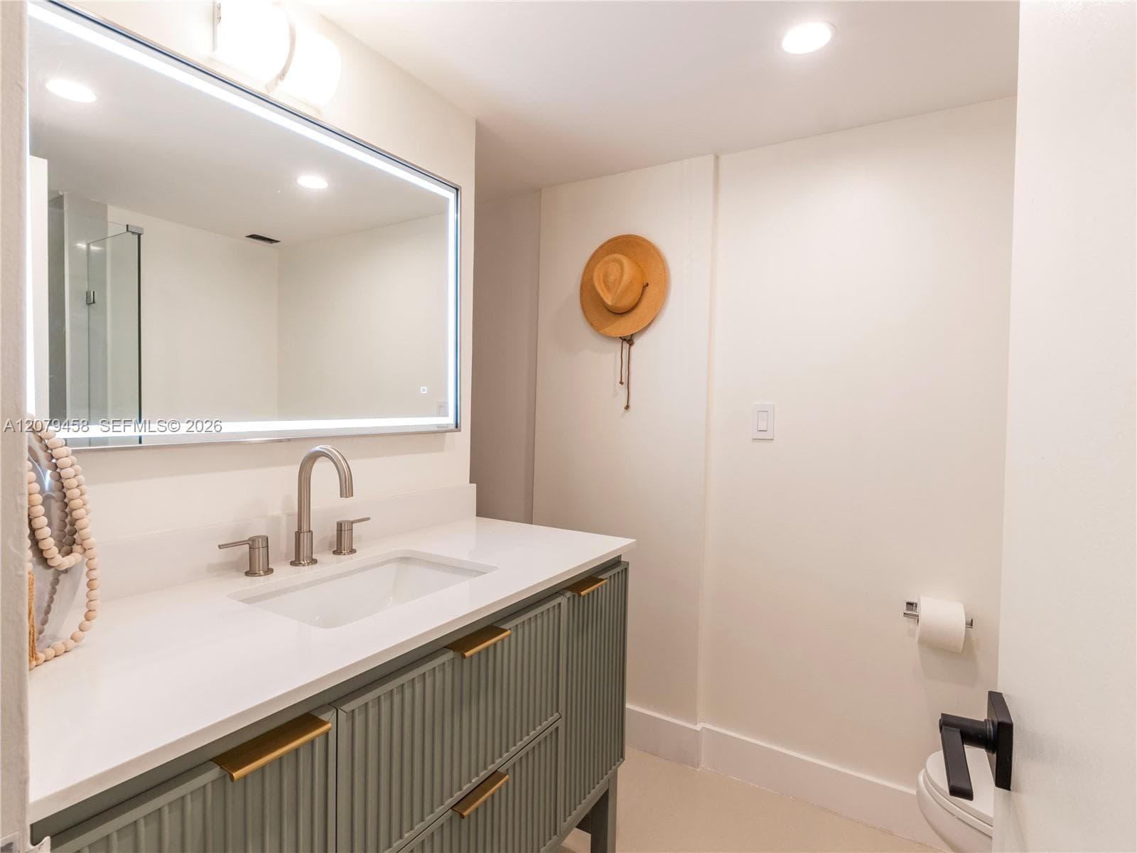 ARLEN BEACH CONDO · #307 in Miami Beach - Photo 16