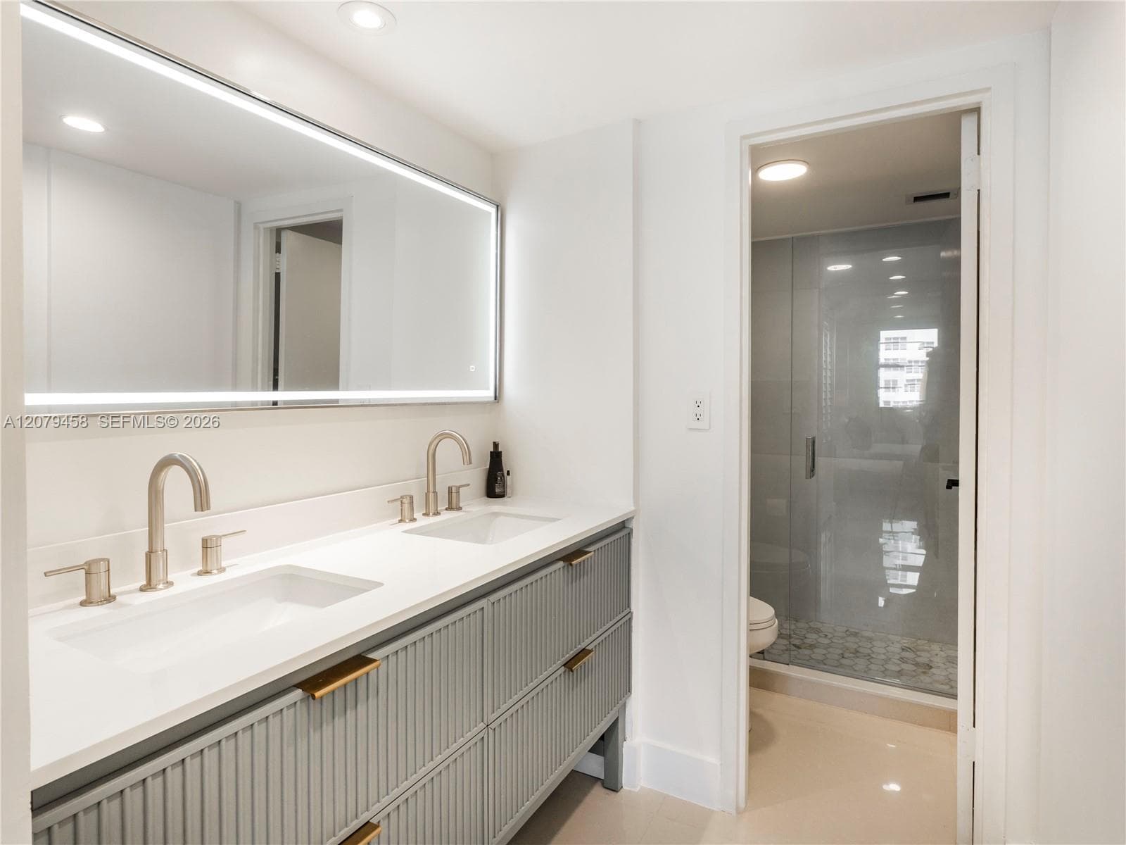 ARLEN BEACH CONDO · #307 in Miami Beach - Photo 12