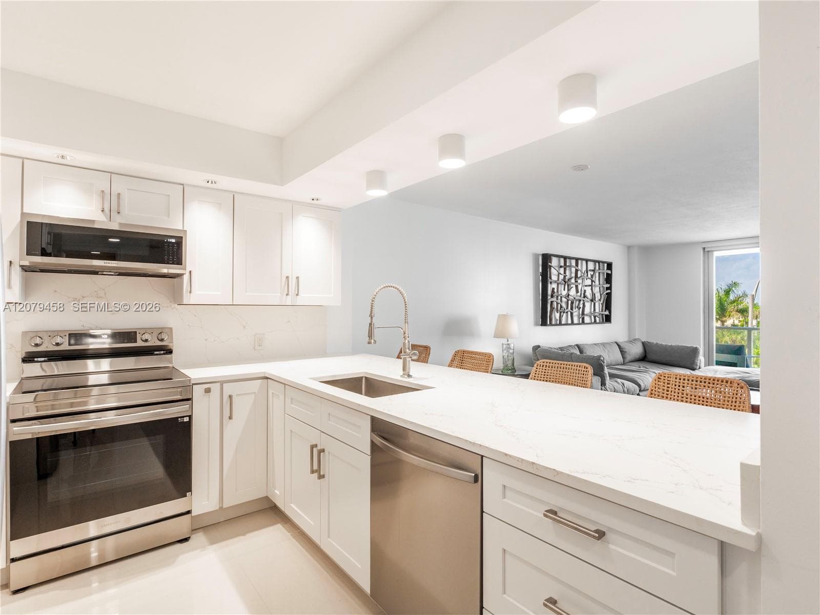 ARLEN BEACH CONDO · #307 in Miami Beach - Photo 3