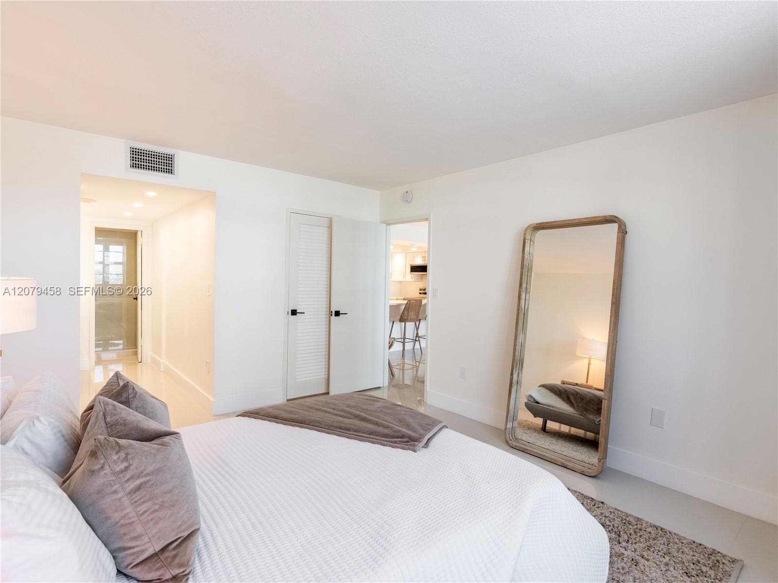ARLEN BEACH CONDO · #307 in Miami Beach - Photo 11