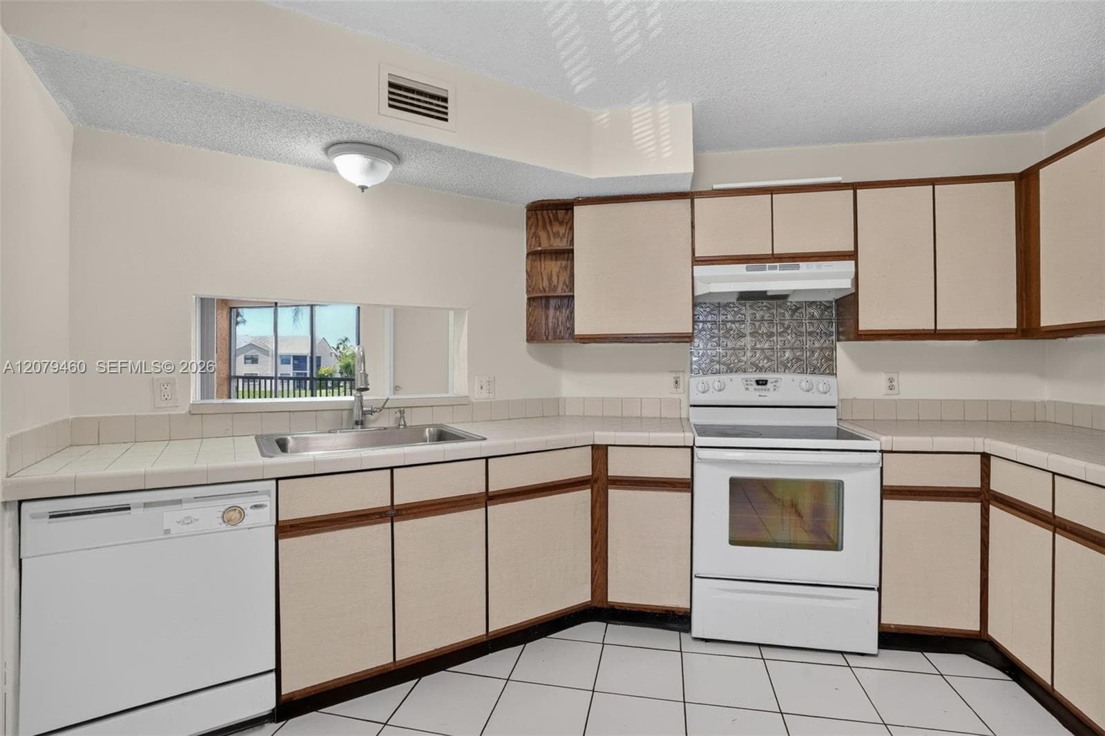 LAKESHORE CONDO · #1080E in Homestead - Photo 10