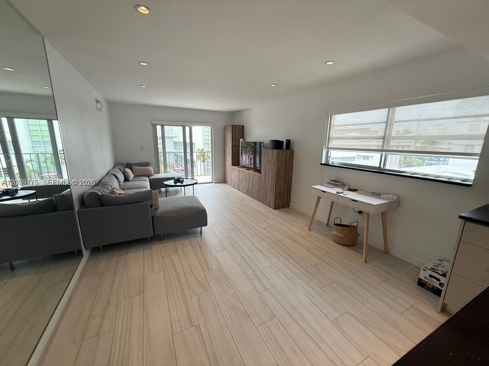 COLLINS VISTA CONDO · #406 in Miami Beach - Photo 4