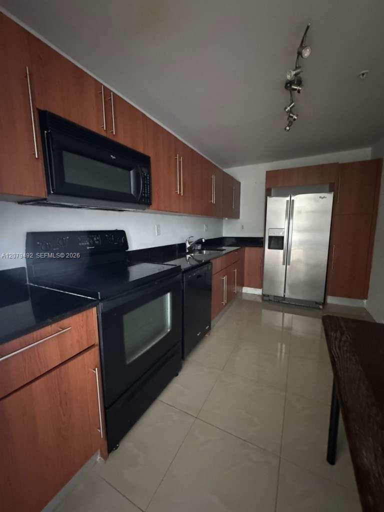 RESIDENCES ON HOLLYWOOD B · #200 in Hollywood - Photo 6