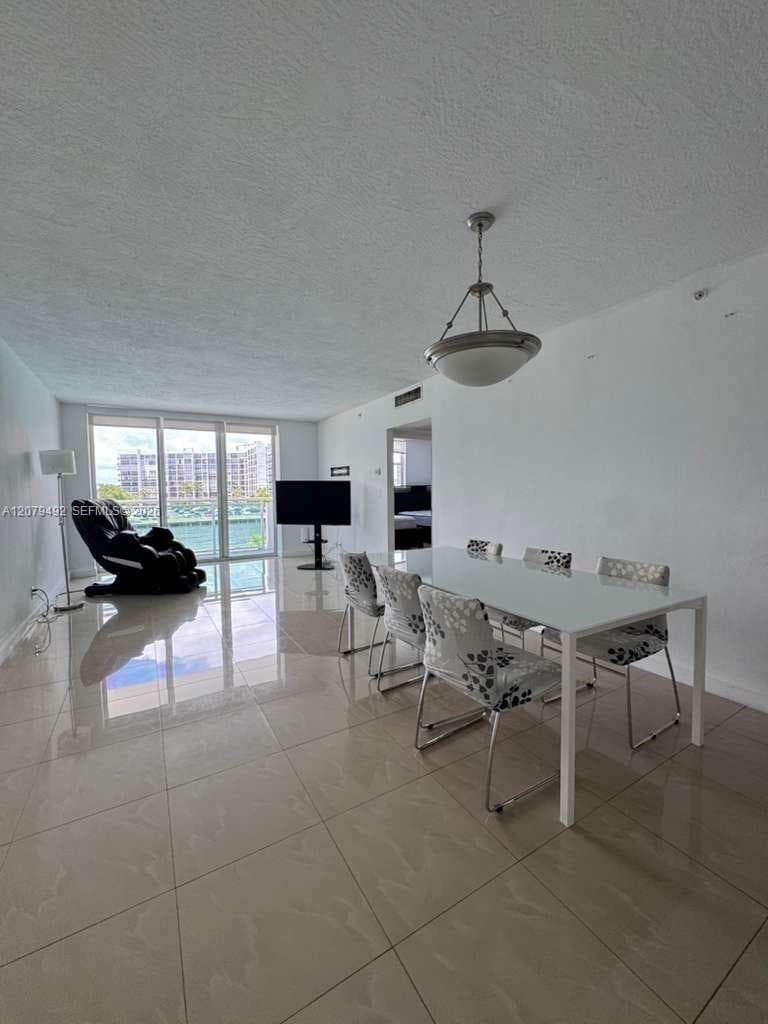 RESIDENCES ON HOLLYWOOD B · #200 in Hollywood - Photo 3