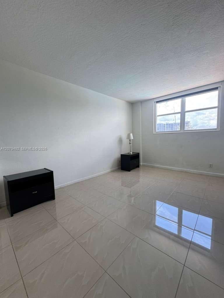 RESIDENCES ON HOLLYWOOD B · #200 in Hollywood - Photo 8