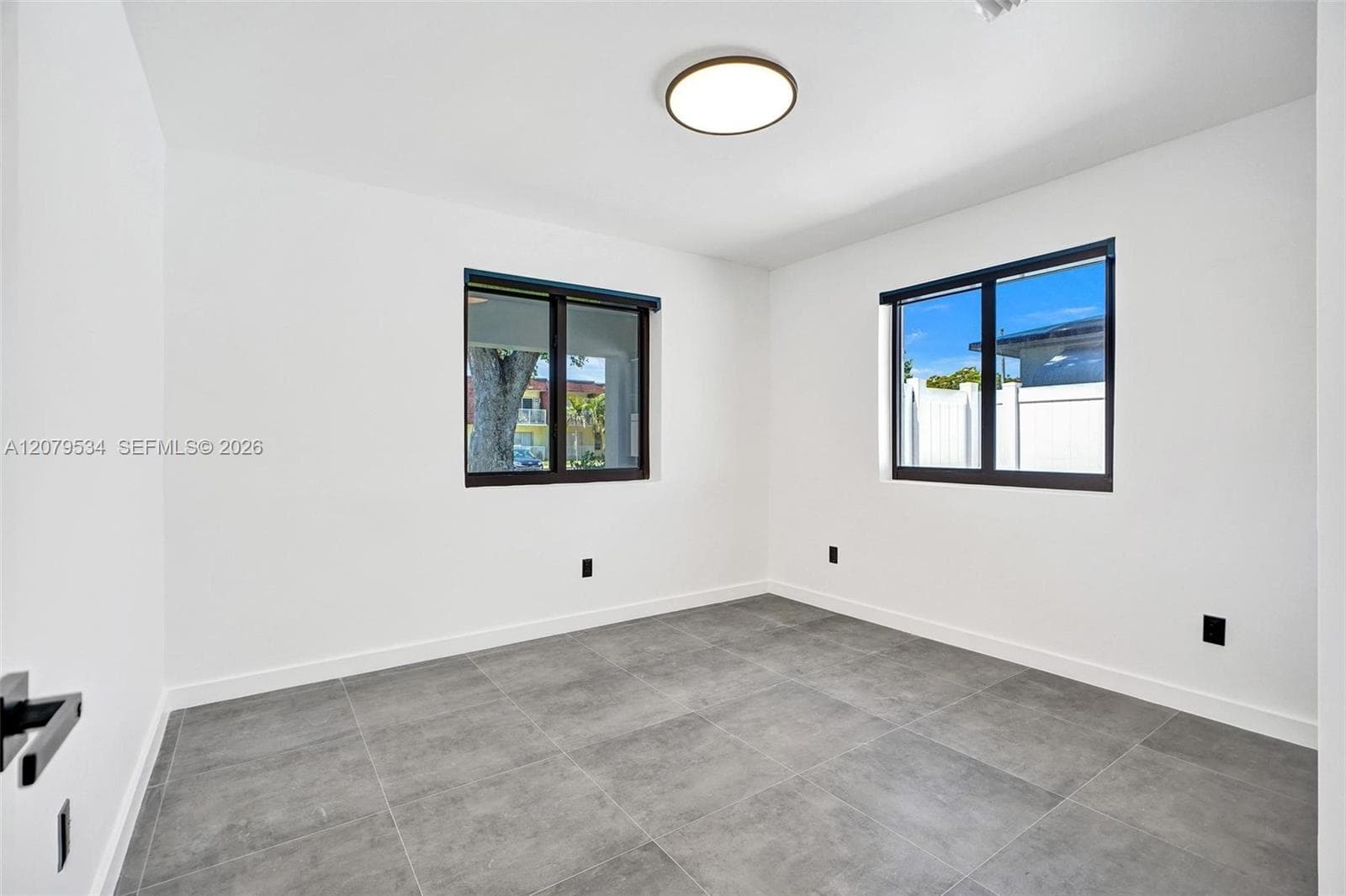 2255 NE 173rd St photo 12