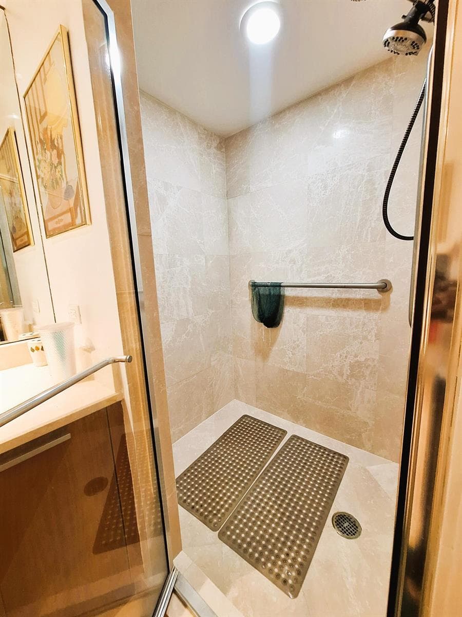 Master Shower cont
