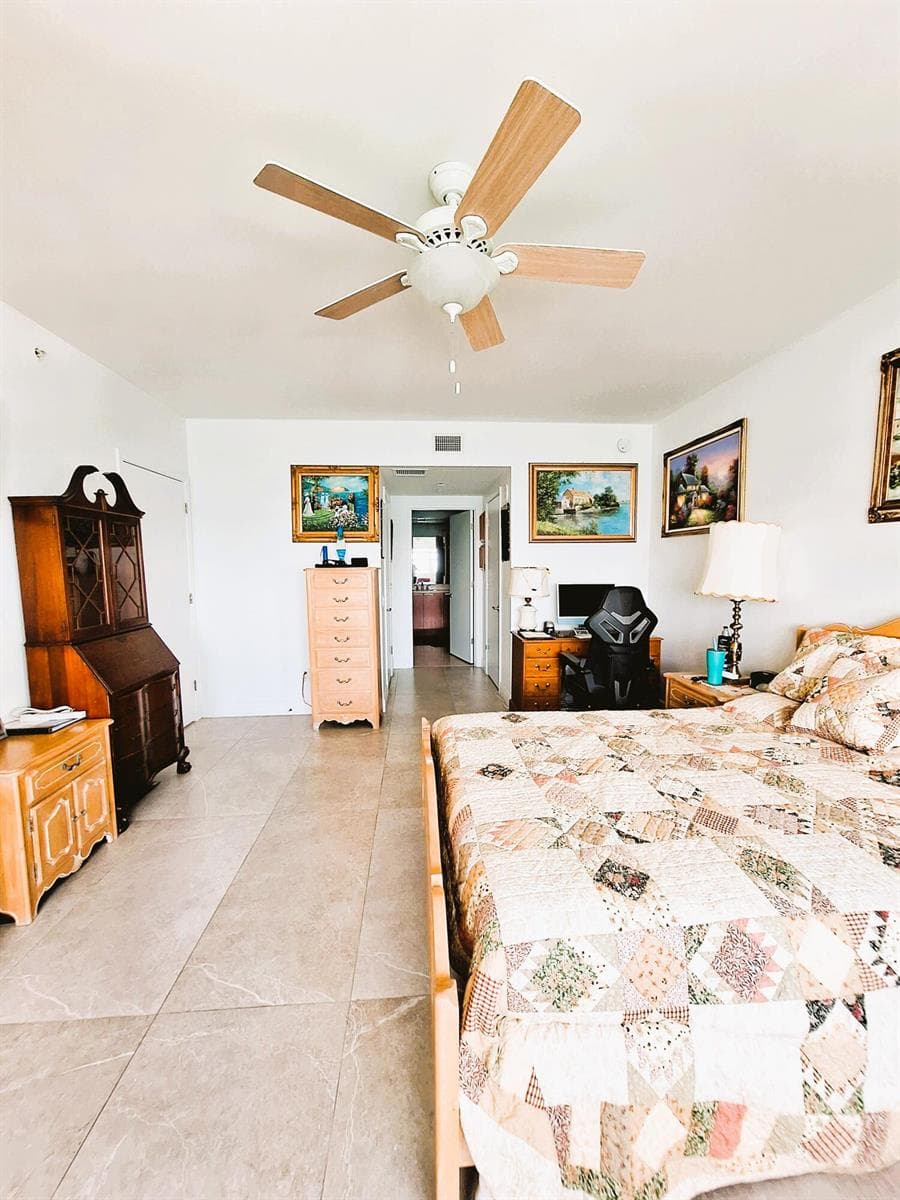 Master bedroom 1