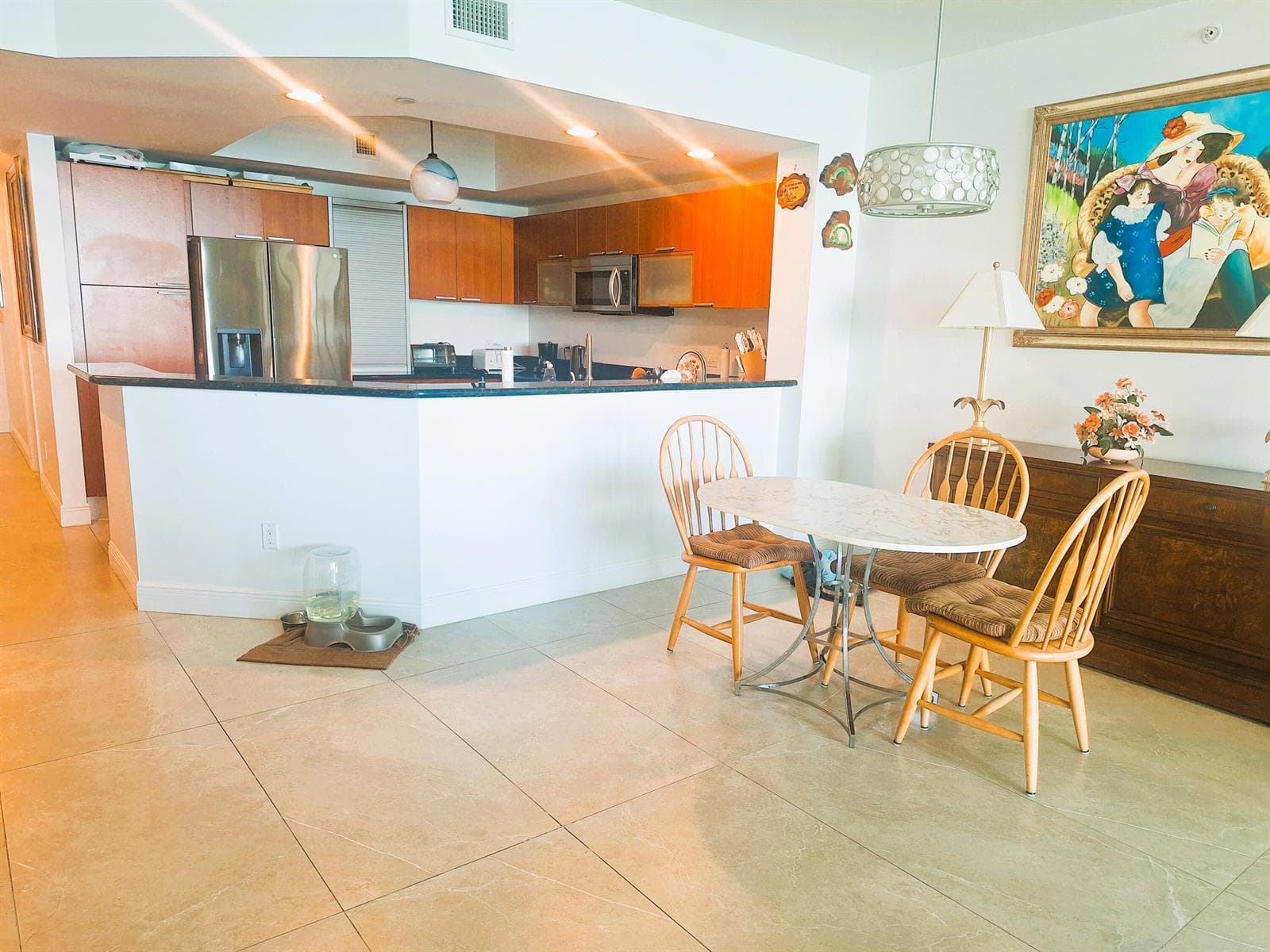 Kitchen & dining area