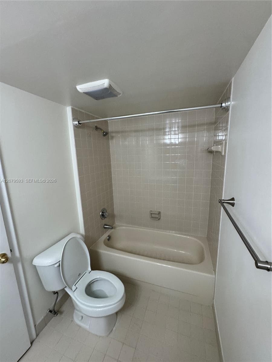 GRANADA PARK CONDO · #9E in Coral Gables - Photo 8