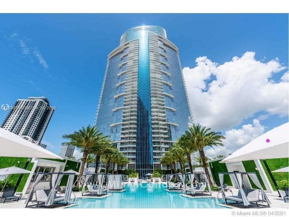 Paramount Miami Worldcenter · #1511 in Miami - Photo 3
