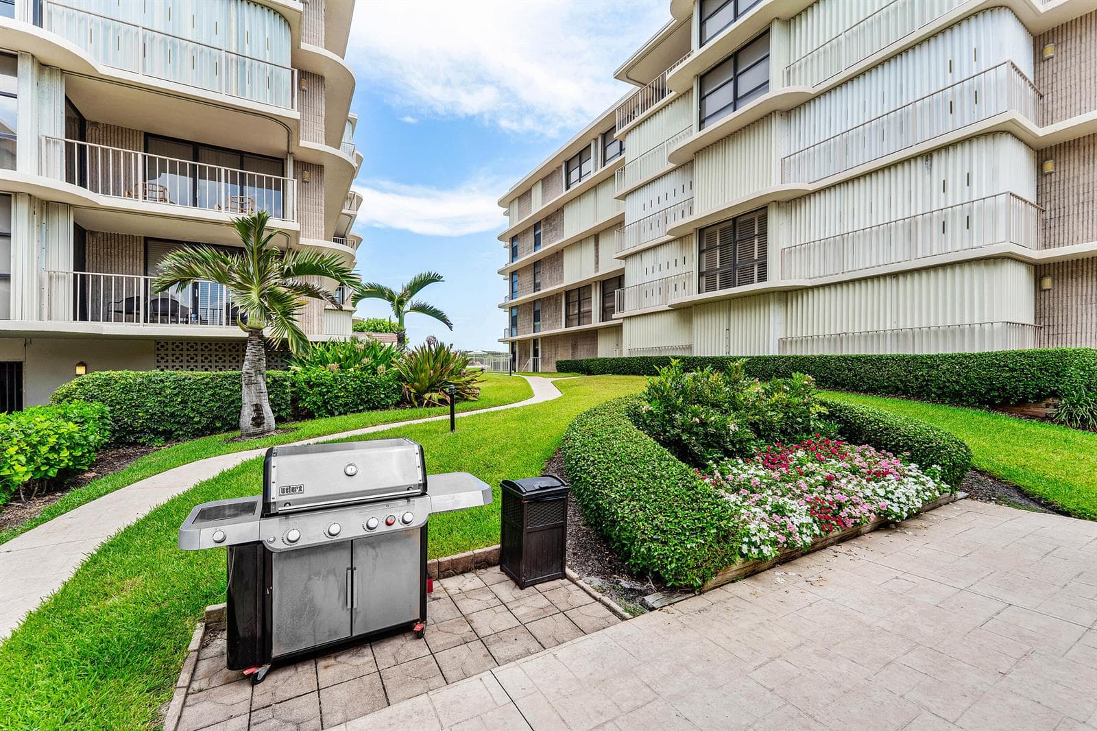 Outdoor Grilling Station