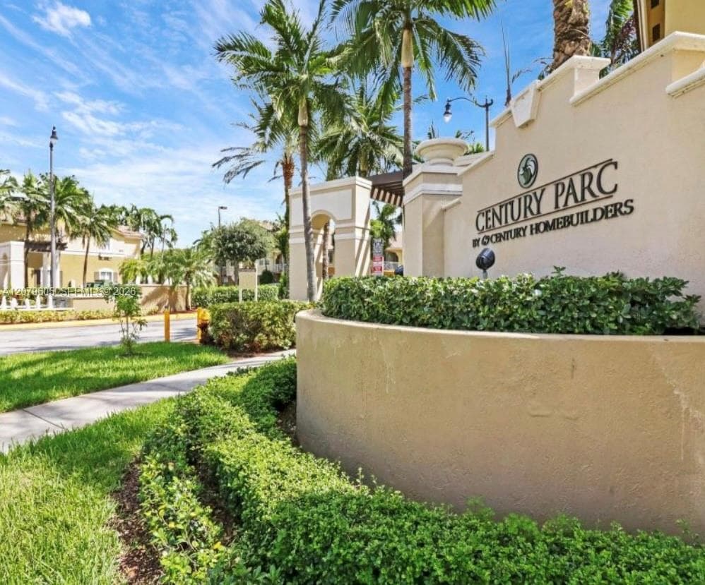 Century Park Condo · #208 in Miami - Photo 2