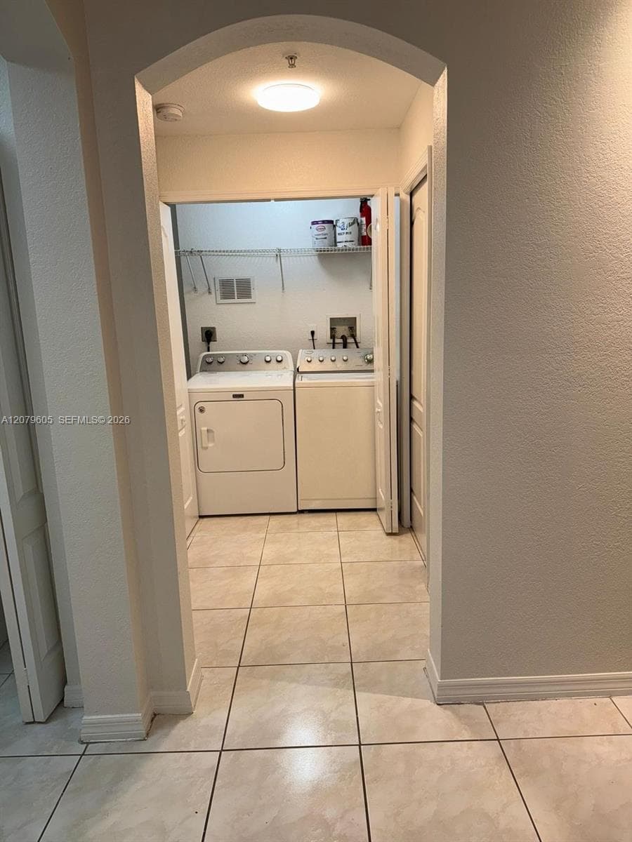 Century Park Condo · #208 in Miami - Photo 7