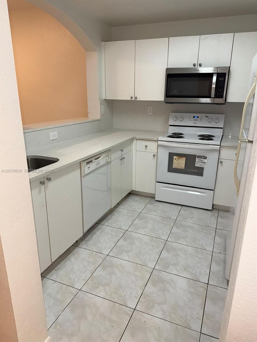 Century Park Condo · #208 in Miami - Photo 3