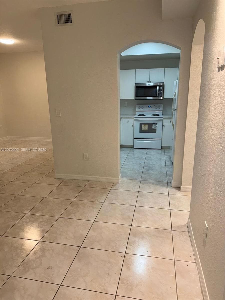 Century Park Condo · #208 in Miami - Photo 4