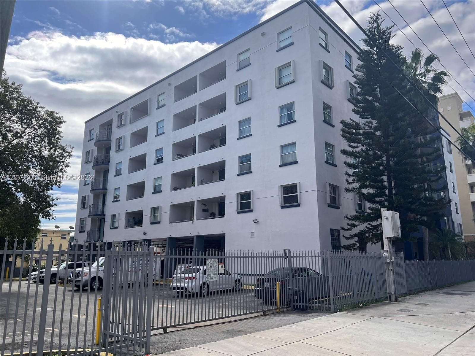 Rioplaza Condominium South · #611 in Miami - Photo 8