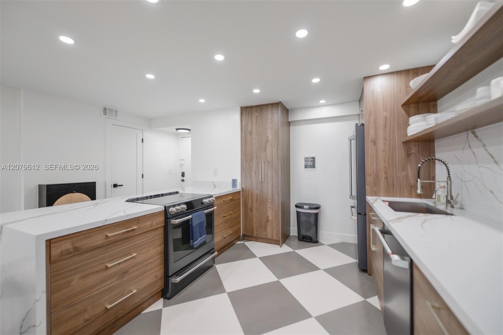 TOWNE ROYALE · #PH14 in Sunny Isles Beach - Photo 13