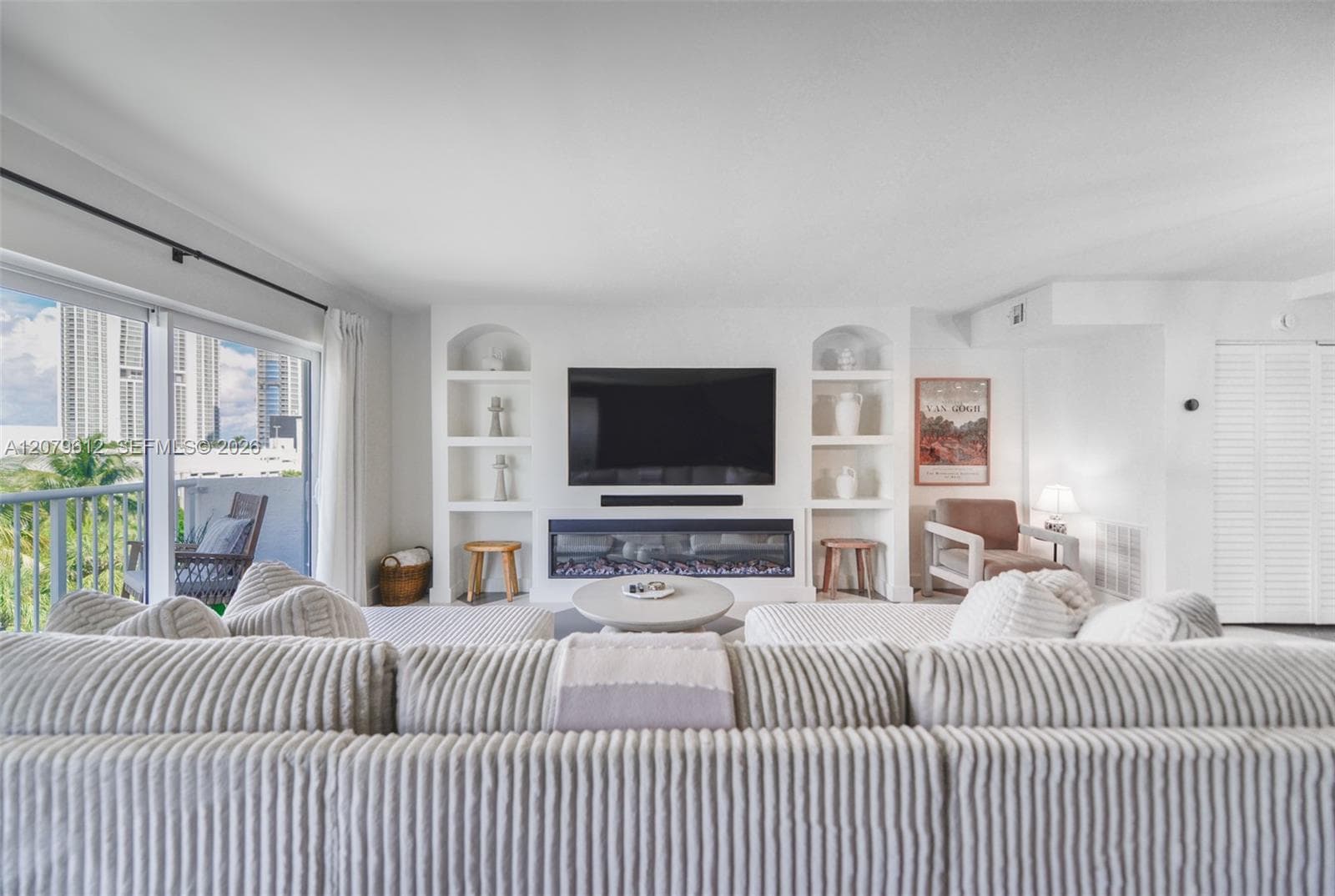 TOWNE ROYALE · #PH14 in Sunny Isles Beach - Photo 4
