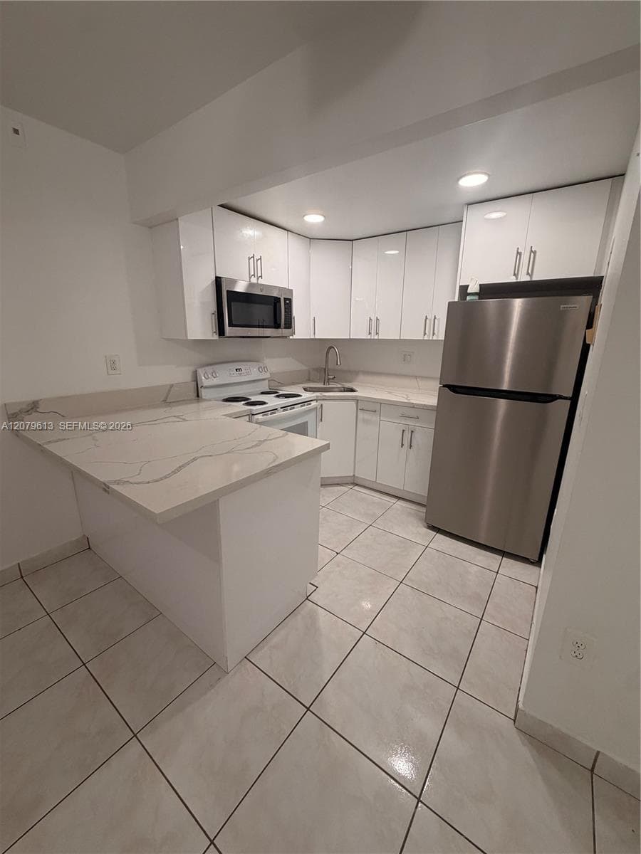SUNSET VILLAS CONDO · #108-2 in Miami - Photo 2
