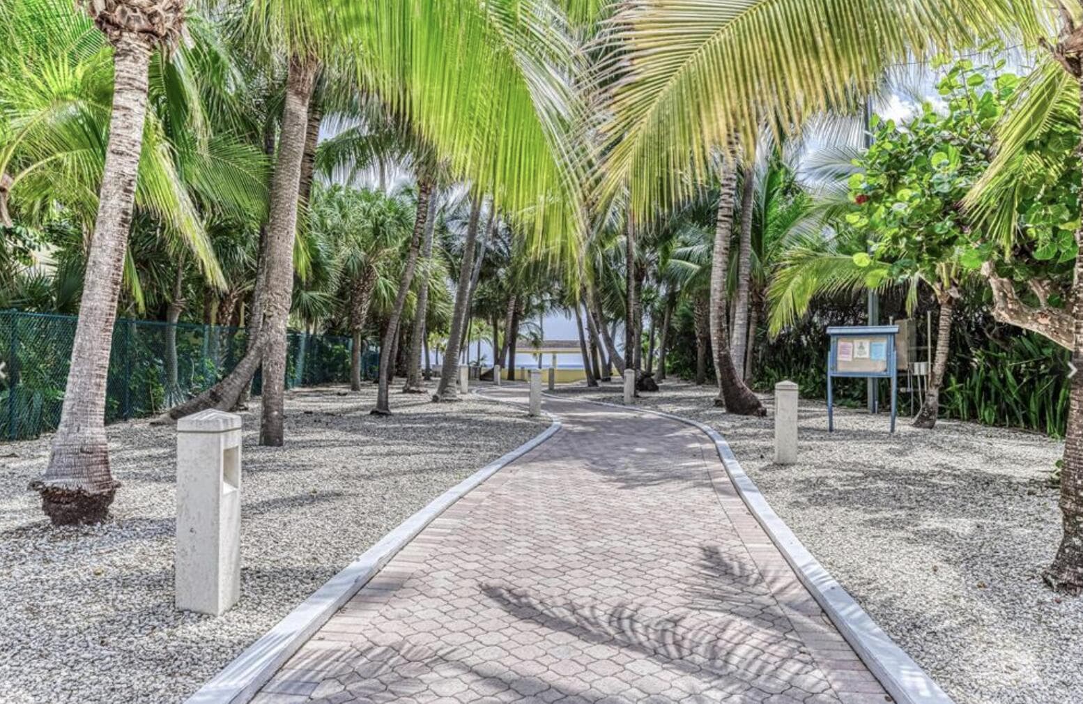 em beach path