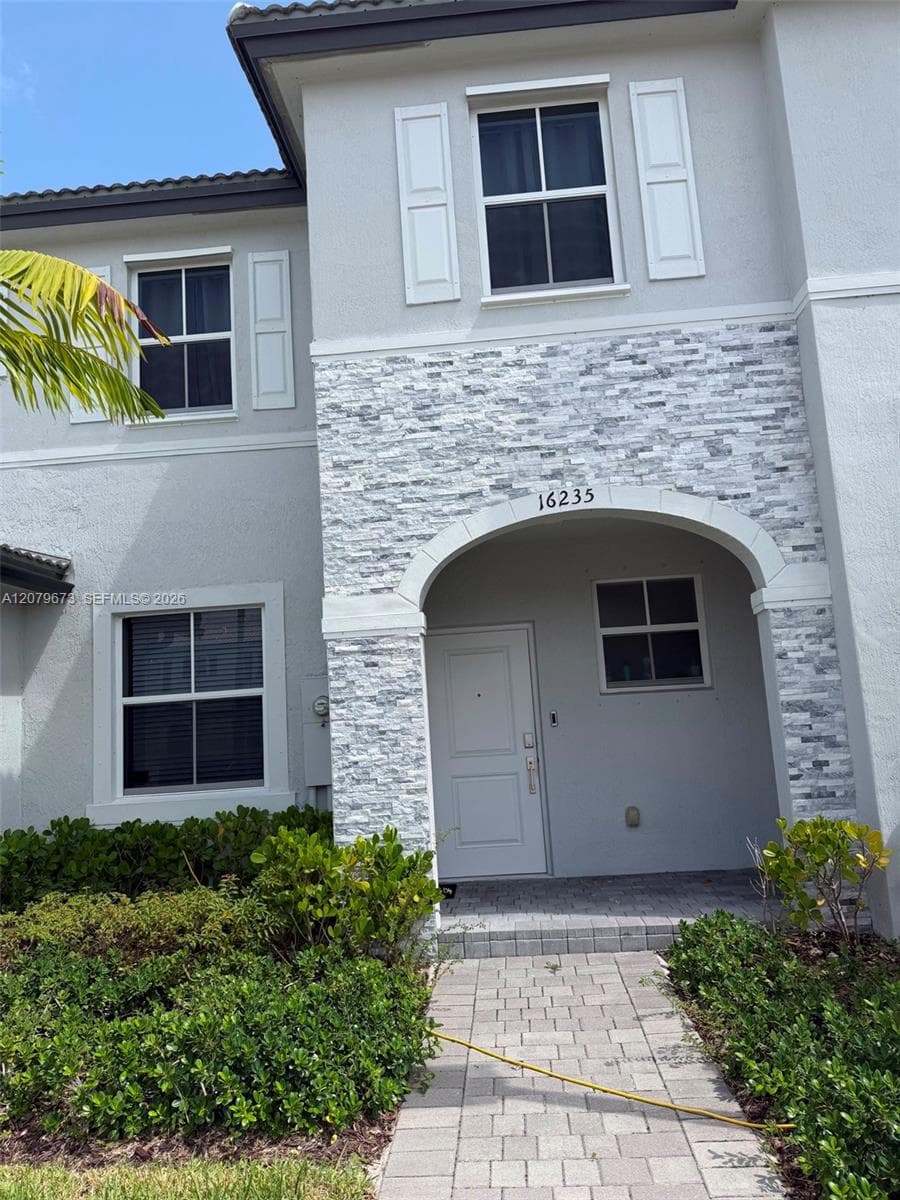 16235 SW 292nd St photo 2