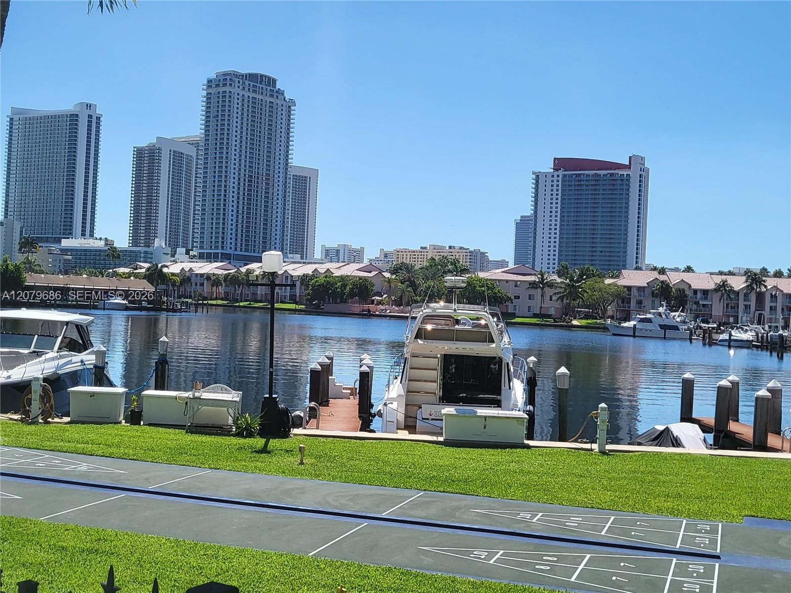OLYMPUS · #118 in Hallandale Beach - Photo 29