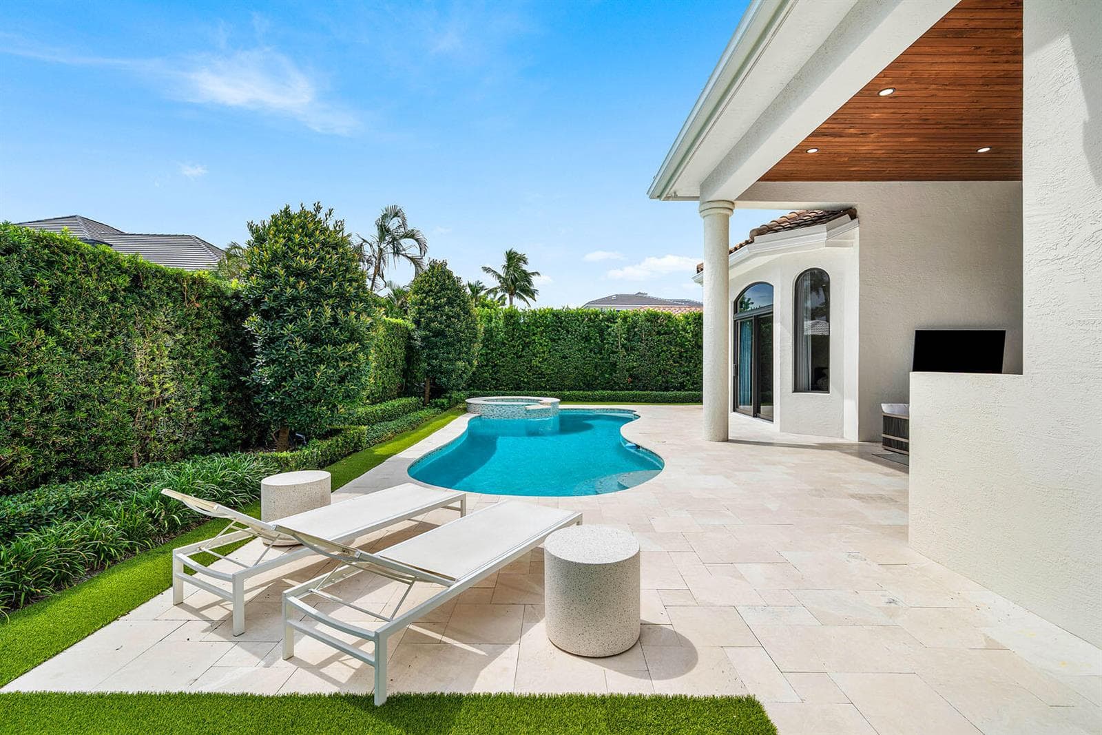 2212_Acorn_Palm_Road_25