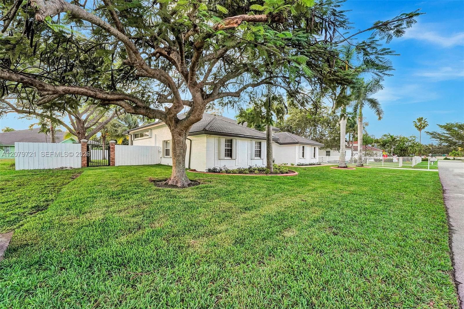 18440 SW 77th Ct #0 photo 2
