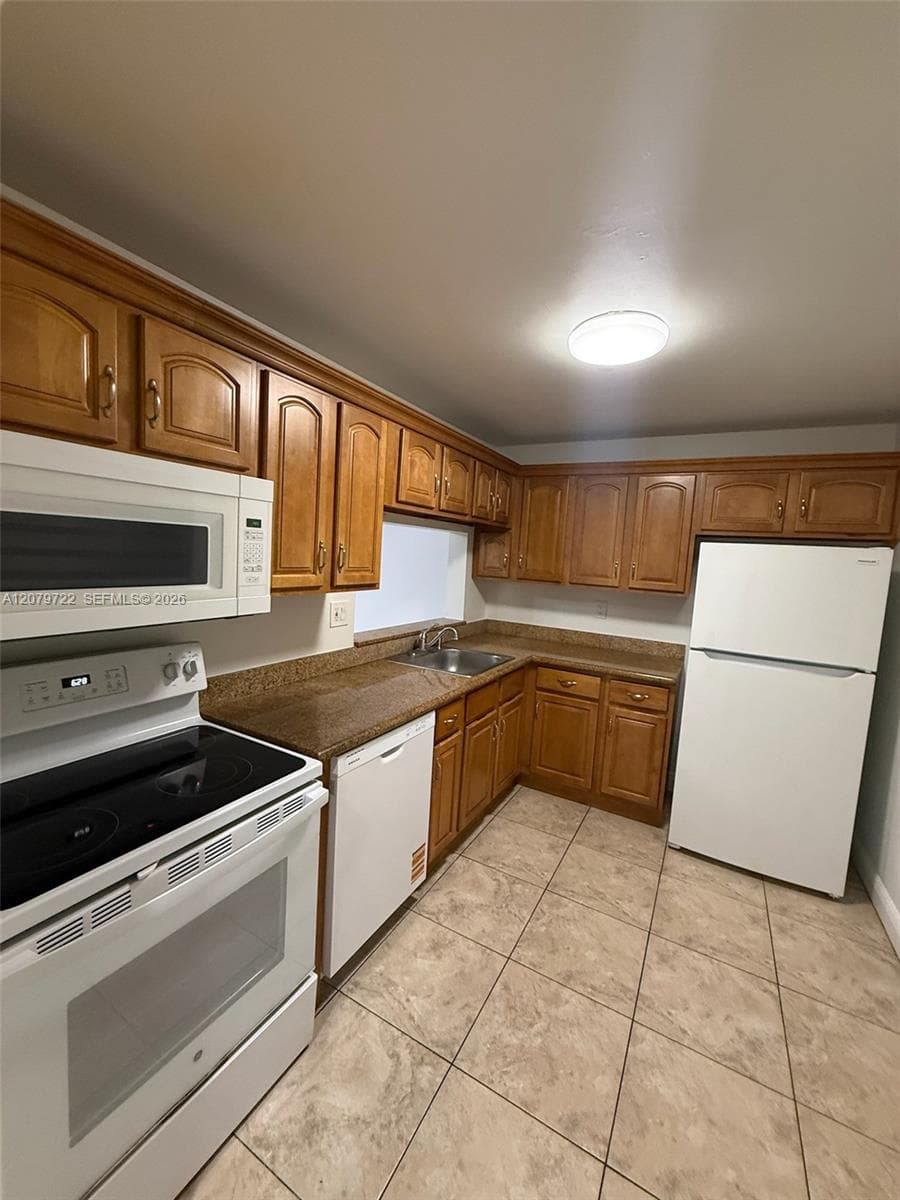KENDALL ACRES WEST CONDO · #119W in Miami - Photo 9