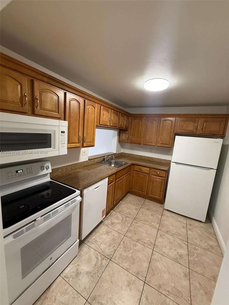 KENDALL ACRES WEST CONDO · #119W in Miami - Photo 10