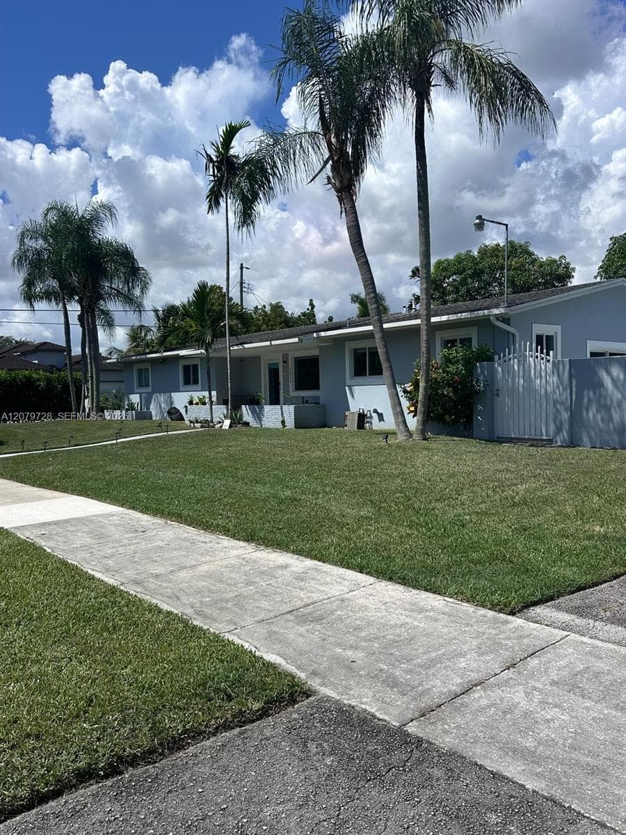 16000 N Miami Ave photo 1