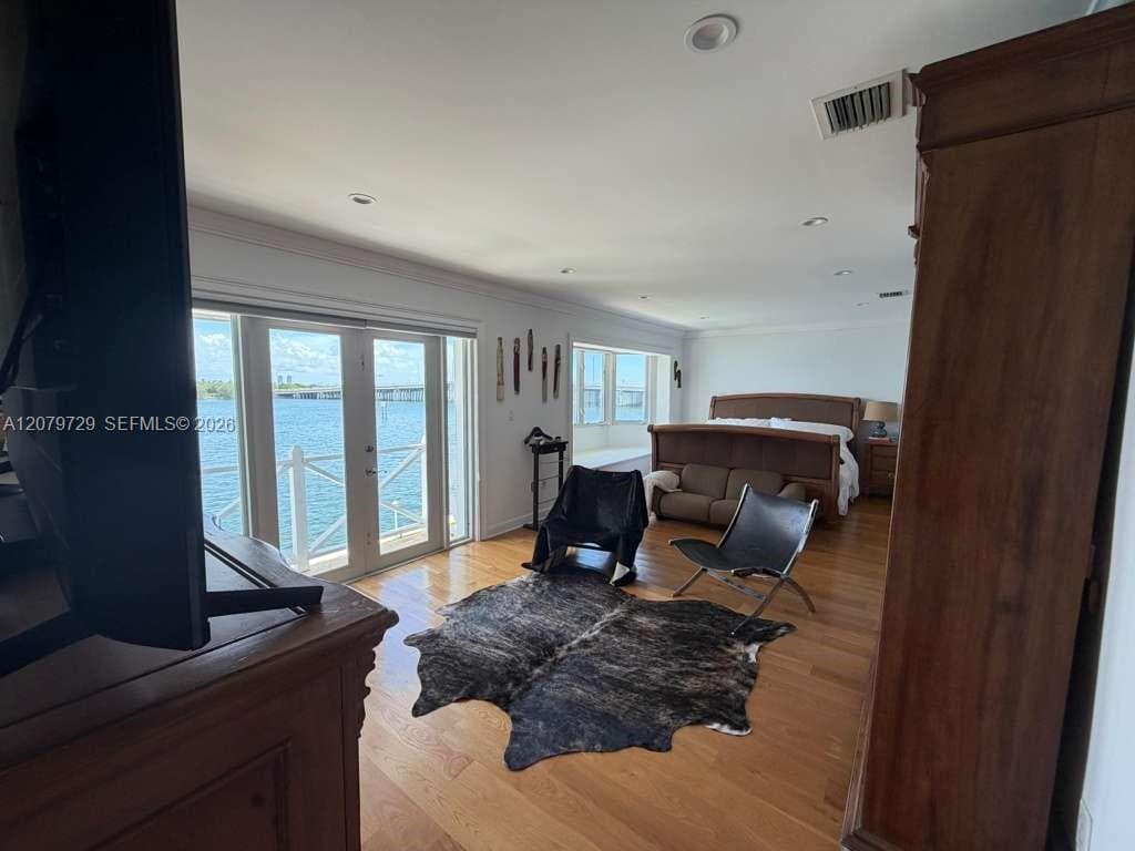 8031 NE Bayshore Ct #8031 photo 8