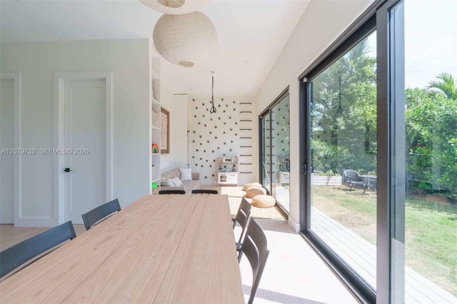Guest house's dining room & play area
