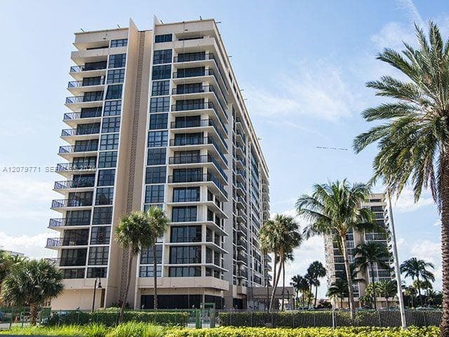 AVANT GARDE CONDO · #1004 in Hallandale Beach - Photo 22