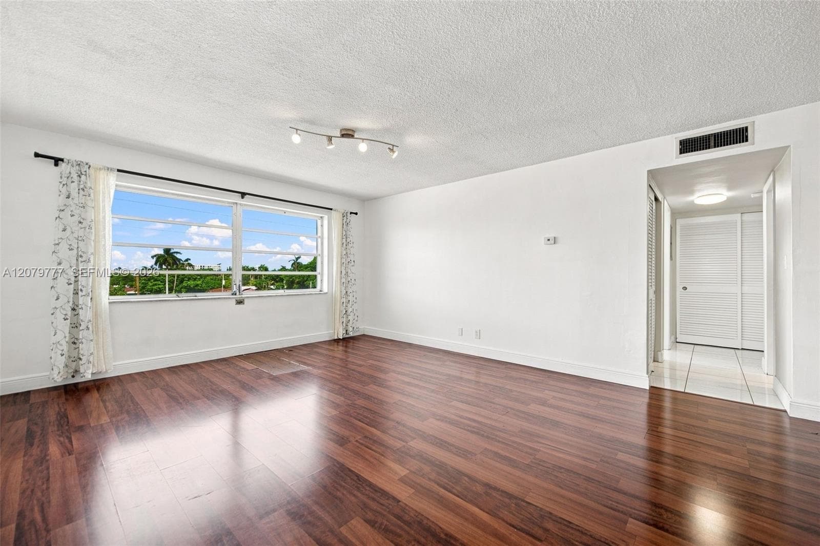 ELDORADO PLAZA WEST CONDO · #1D in Hallandale Beach - Photo 4