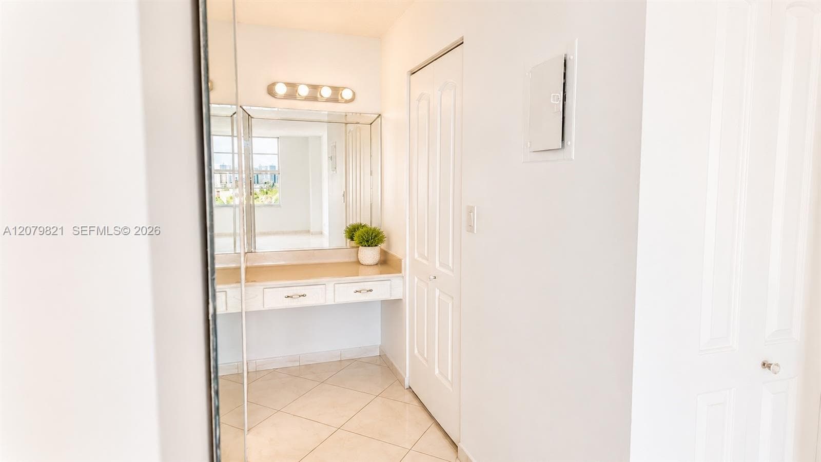 WINSTON 400 · #1215 in Sunny Isles Beach - Photo 11