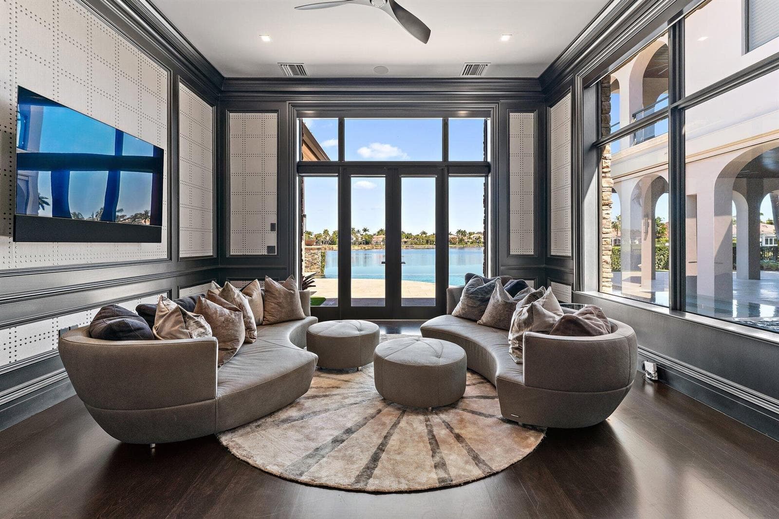 Club Room