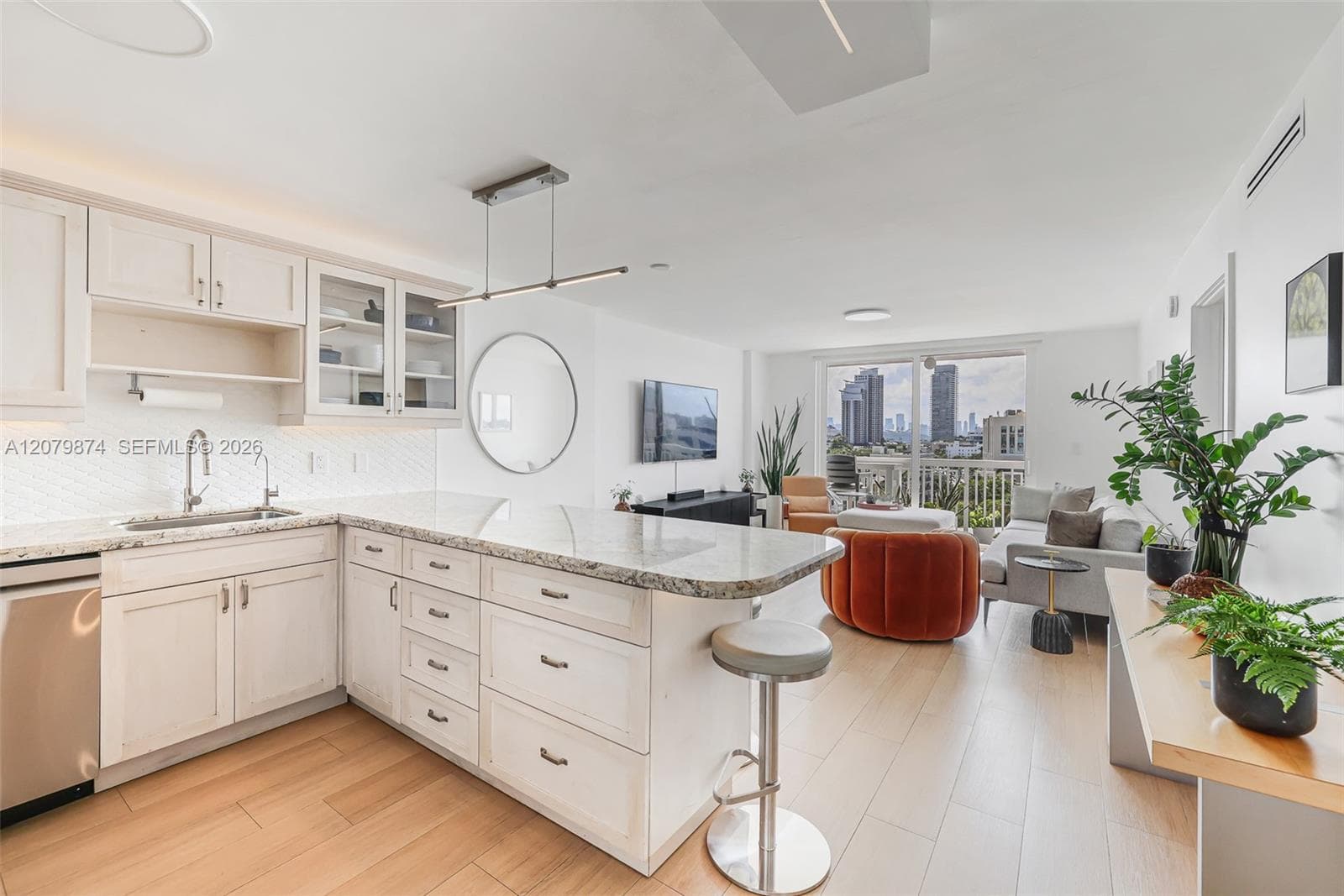 Presidential Condominium · #903 in Miami Beach - Photo 4
