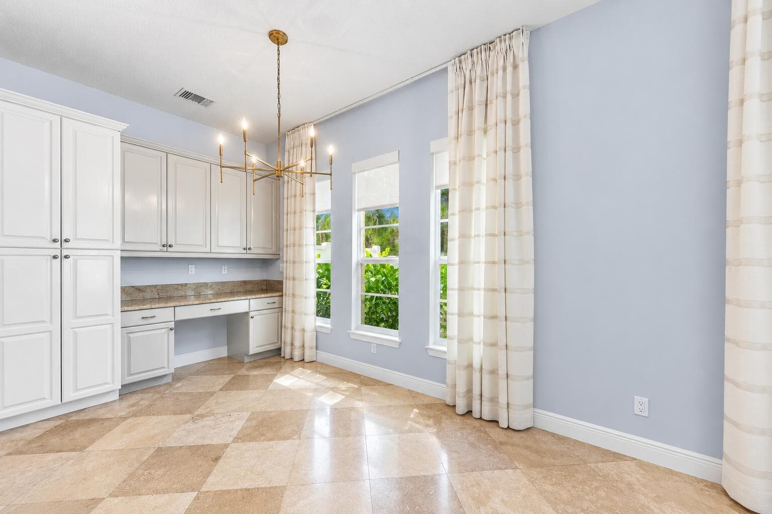 Bright Kitchen Nook