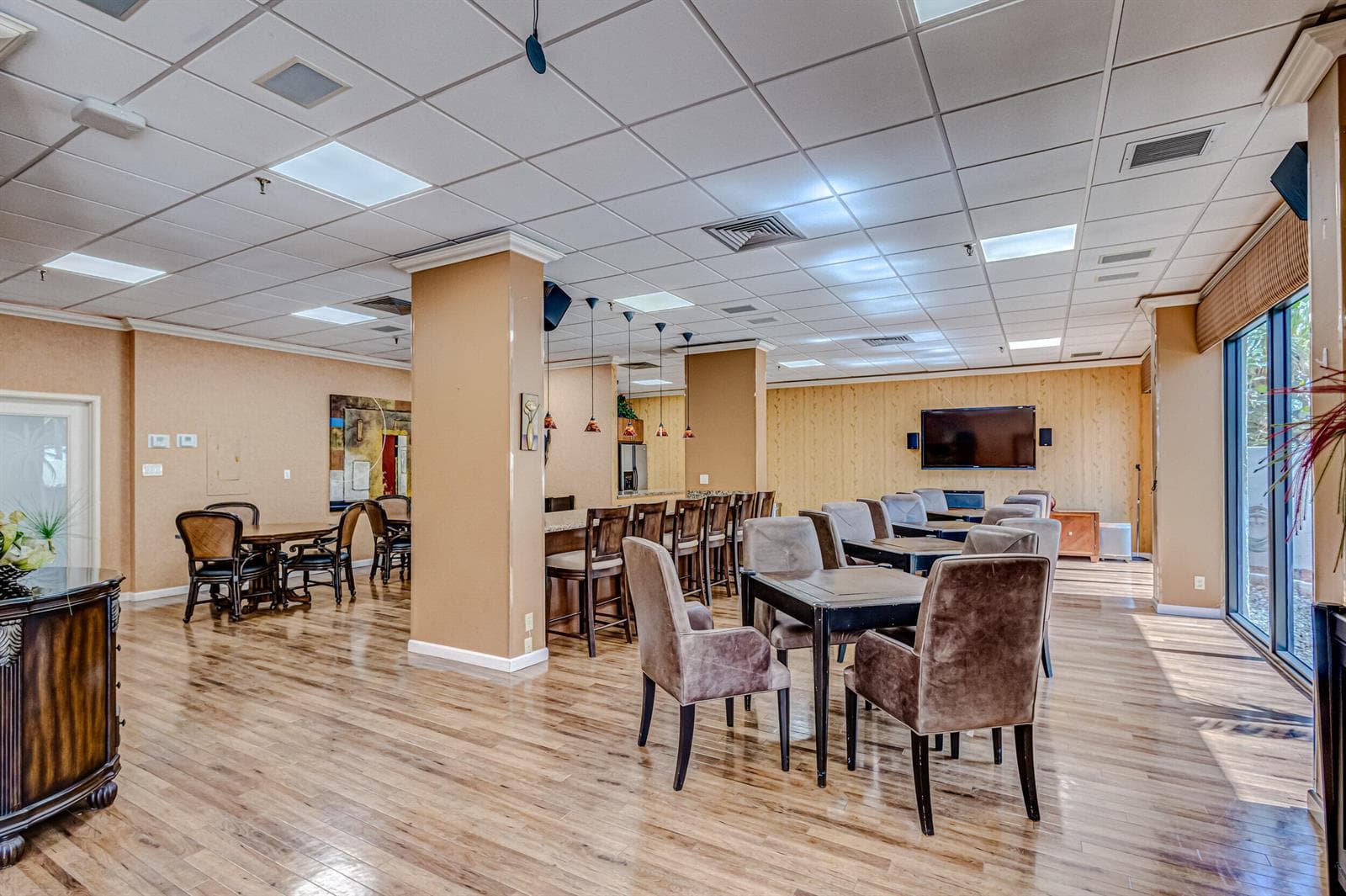 CLUBHOUSE