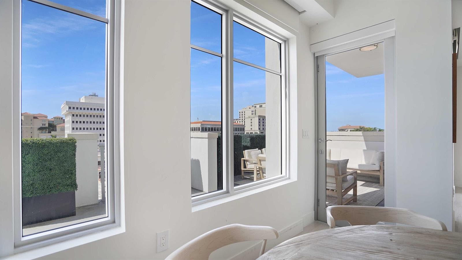 601 Boca Raton | Views to Outdoor Living