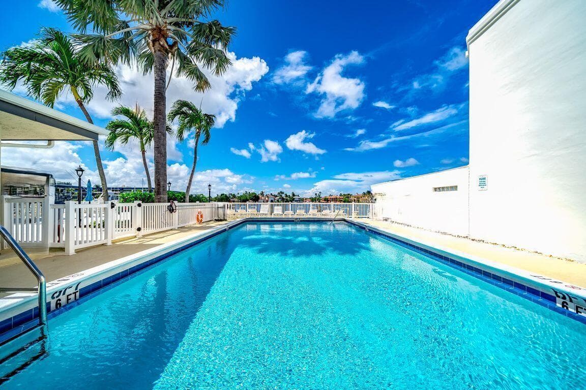 PH POOL VIEW